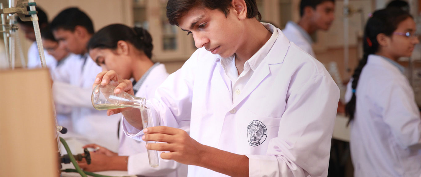 Top CBSE Schools for Class 11th and 12th for Board Exam Success