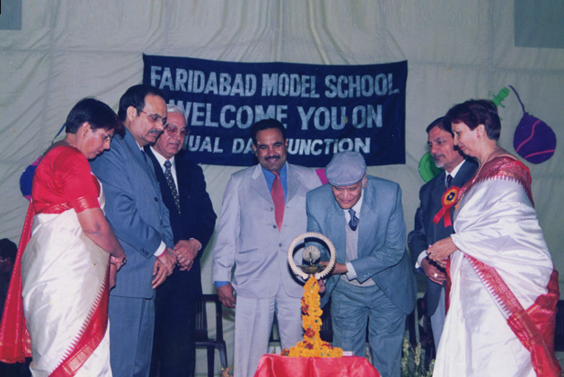 Sh. Y. Harishankar, I.A.S , Secretary, Security, Govt.of India and Sh. Rajender Singh, I.P.S,SSP Faridabad lighting the lamp at FMS Annual function