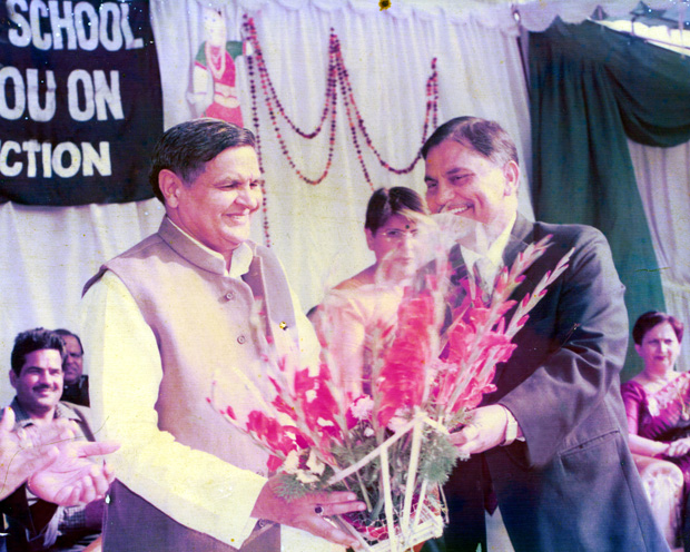 Dr. Yoganand Shastri, Speaker , Delhi Vidhan Sabha welcomed by FMS Chairman Sh. H.S Malik 