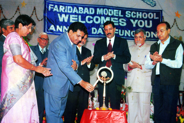 Sh. Mehtab Singh Sehrawat ,I.A.S, Commissioner, MCF , Sh. Pushpender Singh Chauhan,H.C.S and Sh. J.P Chaudhary , Chairman , District Consumer Redressal Forum lighting the lamp at FMS.